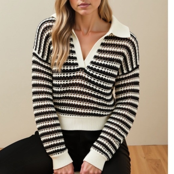 Abercrombie & Fitch black and white knit v neck sweater - Picture 2 of 7